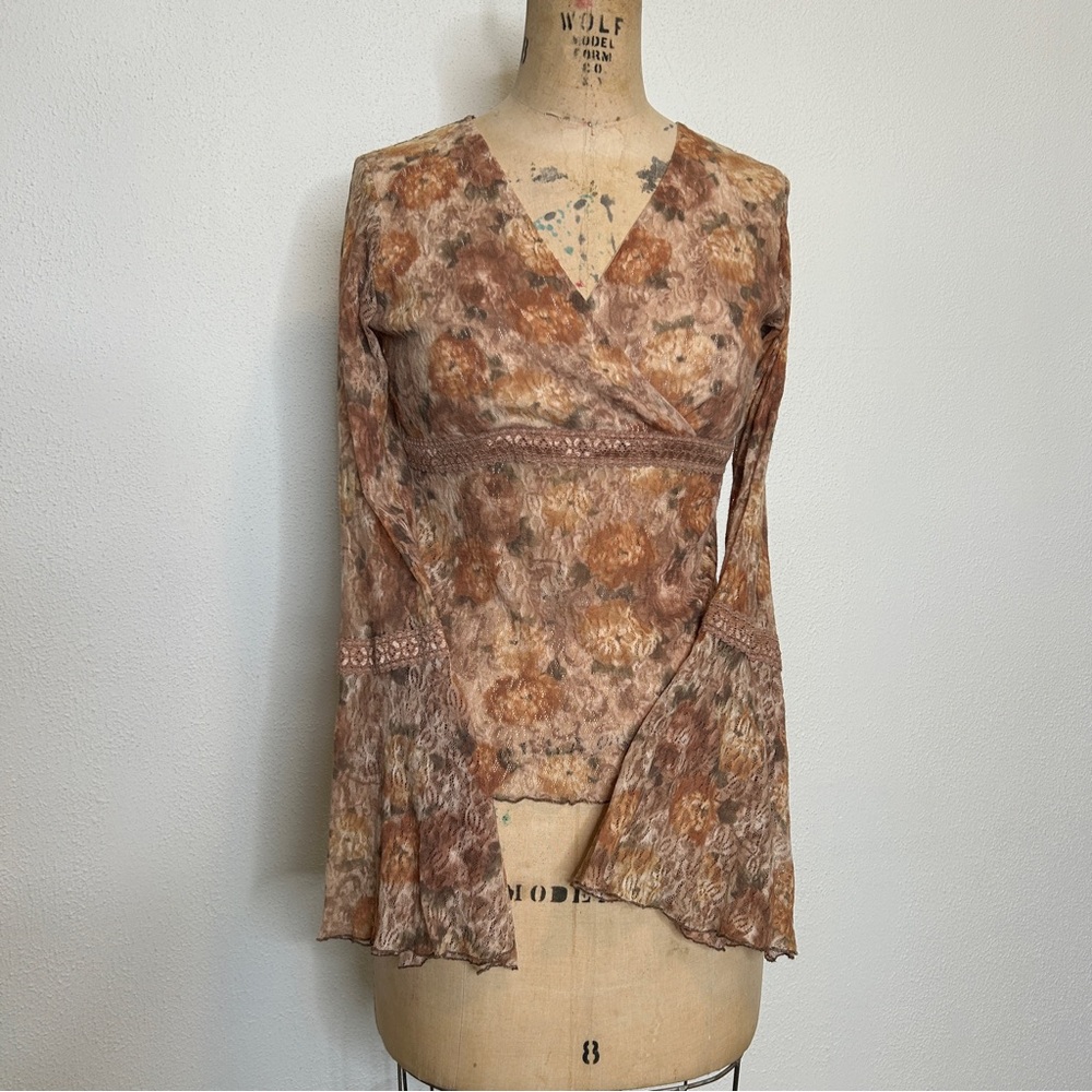 Vintage Y2K lace floral bell sleeve blouse